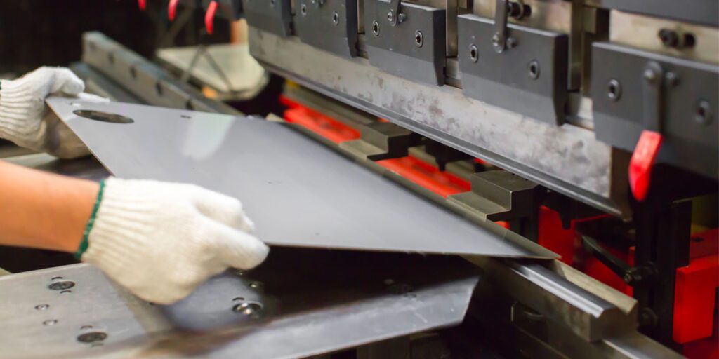 Proceso de doblez de lámina